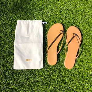 Must Have!! Beautiful Like New Tkees Sandals!!!